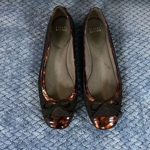 Stuart Weitzman 9.5 black flat tortoise animal trim black slightly square toe